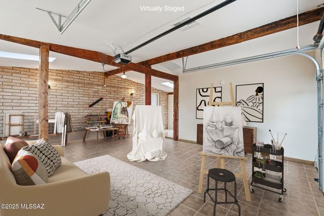 3205 N View Crest Drive, Tucson, AZ 85745