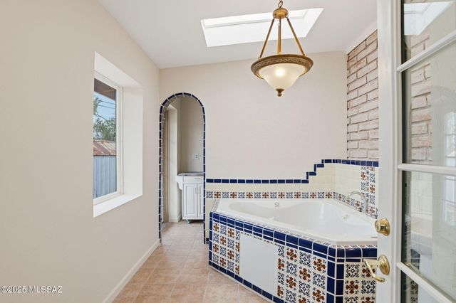 3205 N View Crest Drive, Tucson, AZ 85745