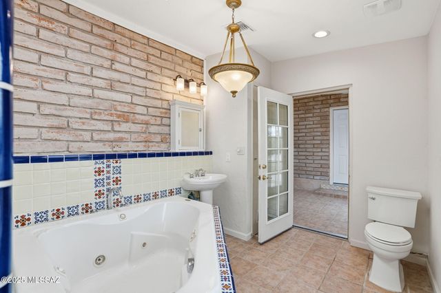 3205 N View Crest Drive, Tucson, AZ 85745