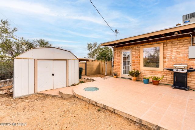 3205 N View Crest Drive, Tucson, AZ 85745