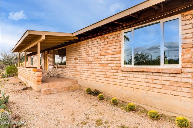 3205 N View Crest Drive, Tucson, AZ 85745