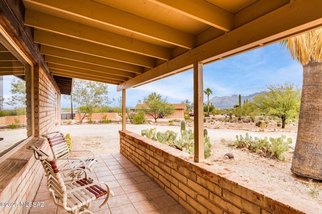 3205 N View Crest Drive, Tucson, AZ 85745
