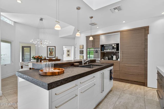 3404 E PIRO Court, Phoenix, AZ 85044