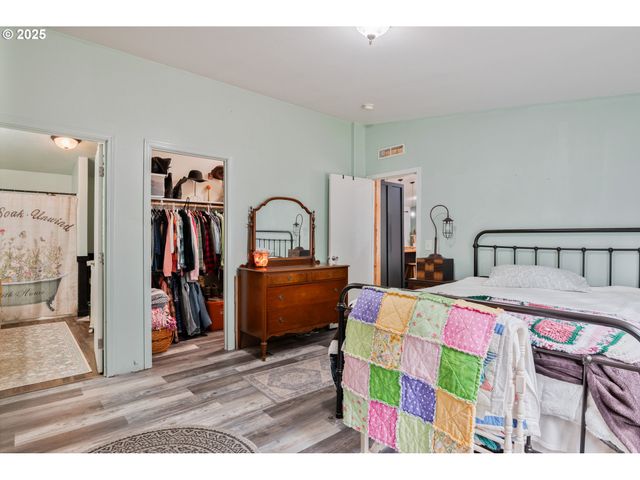 124 VINEYARD Ln, Winlock, WA 98596