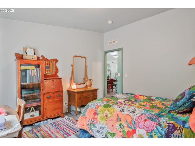 124 VINEYARD Ln, Winlock, WA 98596