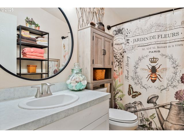 124 VINEYARD Ln, Winlock, WA 98596