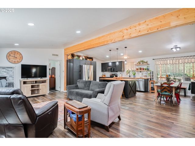 124 VINEYARD Ln, Winlock, WA 98596