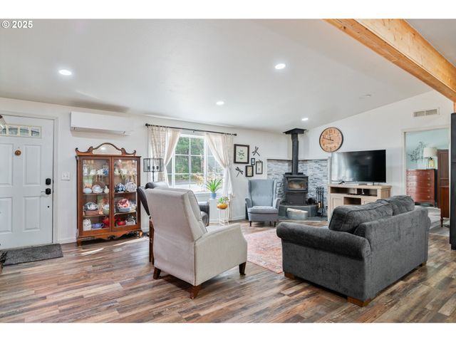 124 VINEYARD Ln, Winlock, WA 98596