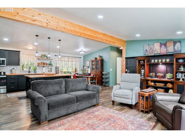 124 VINEYARD Ln, Winlock, WA 98596