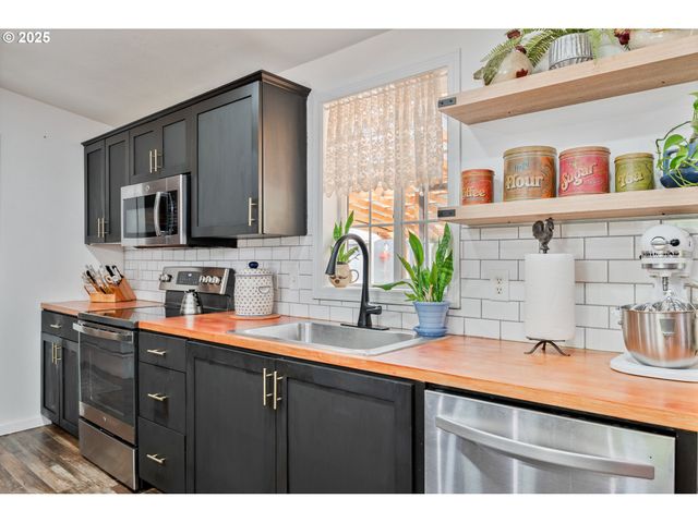 124 VINEYARD Ln, Winlock, WA 98596