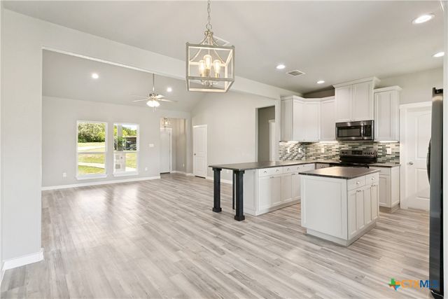768 Burges Street, Seguin, TX 78155