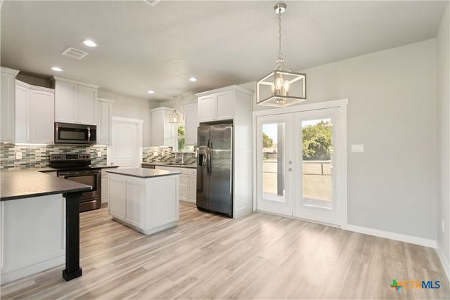 768 Burges Street, Seguin, TX 78155