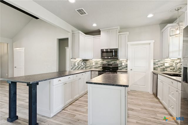 768 Burges Street, Seguin, TX 78155