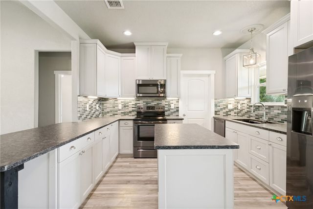 768 Burges Street, Seguin, TX 78155