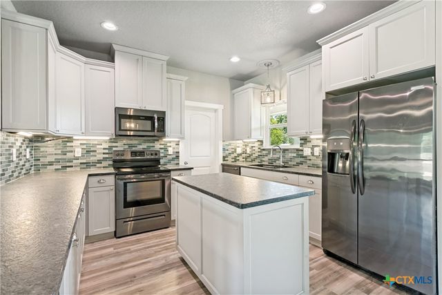 768 Burges Street, Seguin, TX 78155