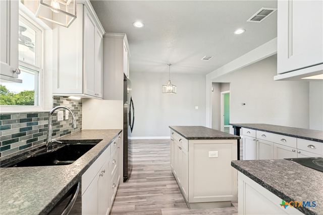 768 Burges Street, Seguin, TX 78155