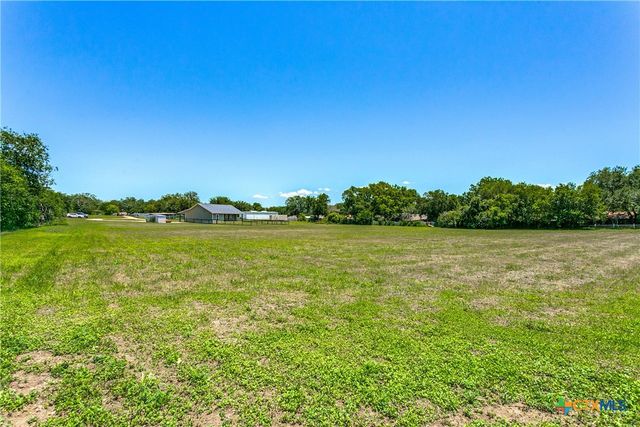 768 Burges Street, Seguin, TX 78155
