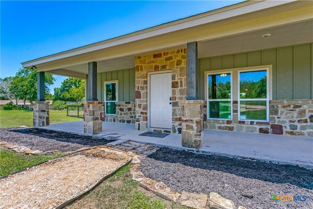 768 Burges Street, Seguin, TX 78155