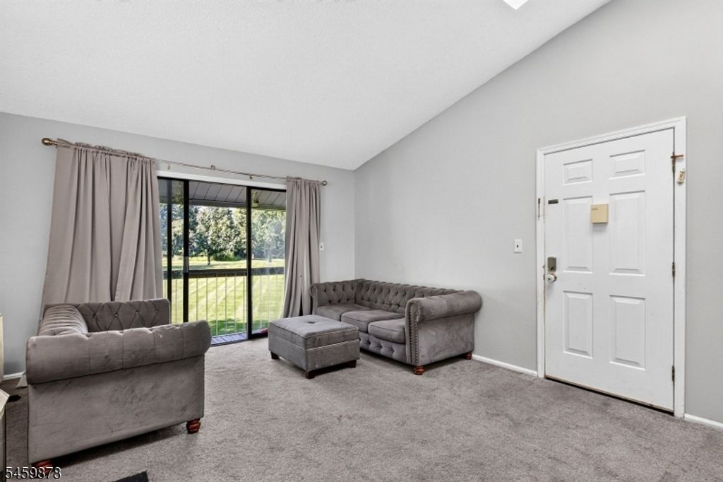 32 Crabapple Ln, Franklin Twp., NJ 08823 — photo 4