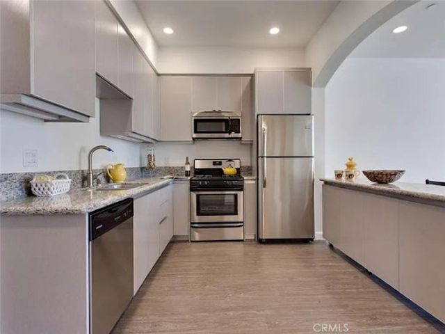 610 Levering Avenue 403, Los Angeles, CA 90024