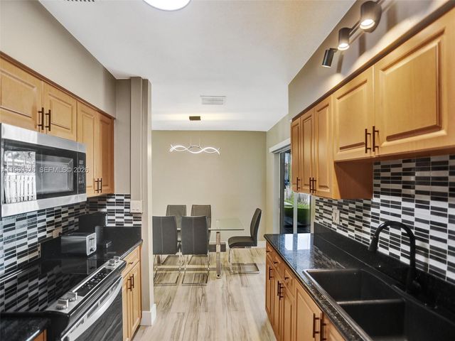 491 SE 23rd Ave 491, Pompano Beach, FL 33062