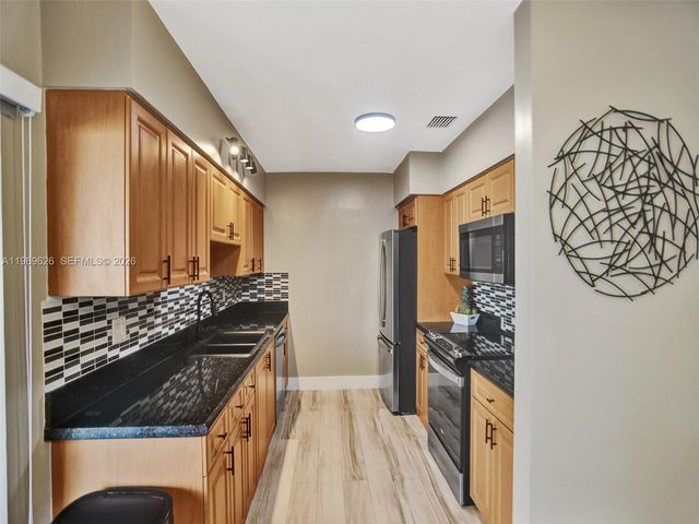 491 SE 23rd Ave 491, Pompano Beach, FL 33062