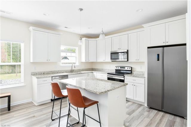 517 Dixie DR, Norfolk, VA 23505
