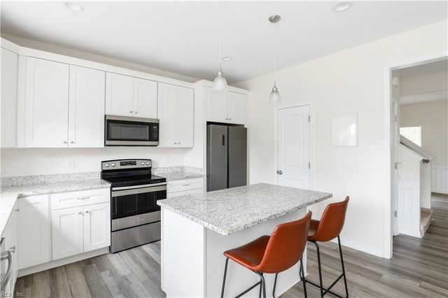 517 Dixie DR, Norfolk, VA 23505