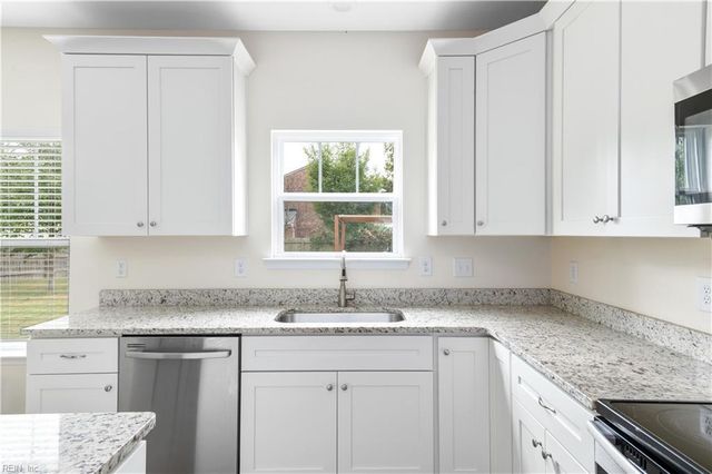 517 Dixie DR, Norfolk, VA 23505