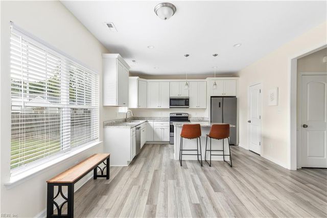 517 Dixie DR, Norfolk, VA 23505