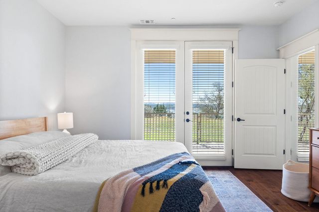 6608 Lantern View DR 102, Jonestown, TX 78645