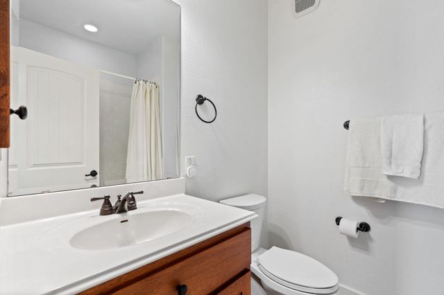 6608 Lantern View DR 102, Jonestown, TX 78645