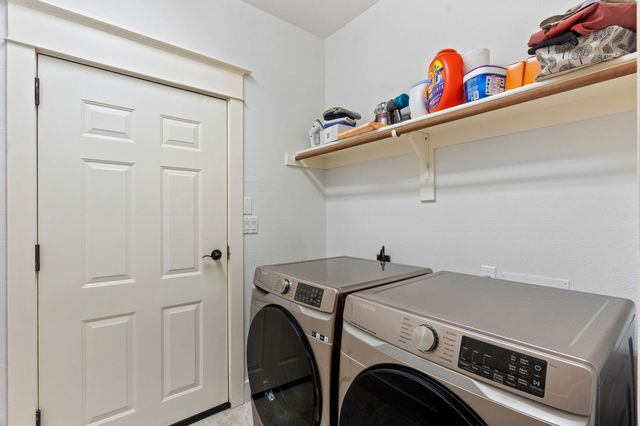 6608 Lantern View DR 102, Jonestown, TX 78645