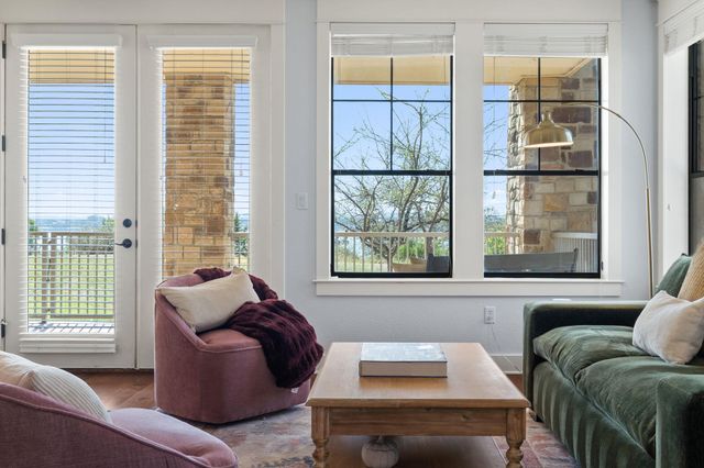 6608 Lantern View DR 102, Jonestown, TX 78645