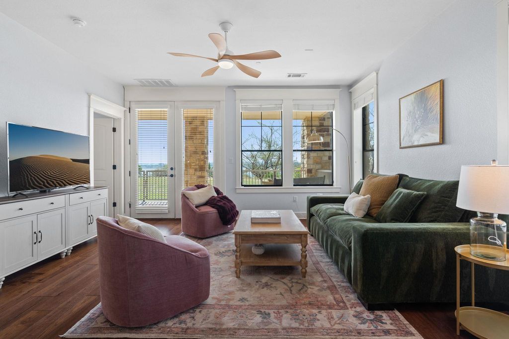 6608 Lantern View DR 102, Jonestown, TX 78645