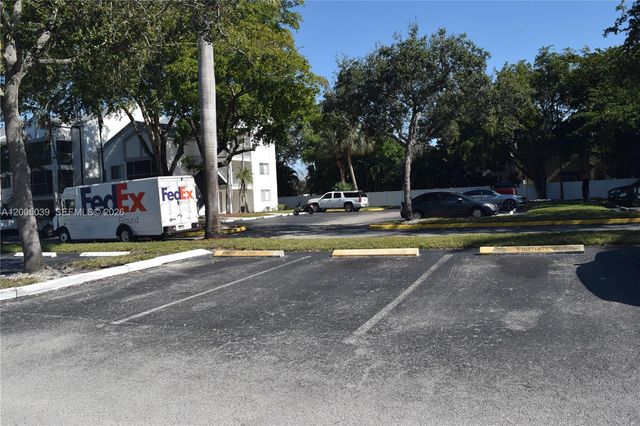 5628 Rock Island Rd 185, Tamarac, FL 33319