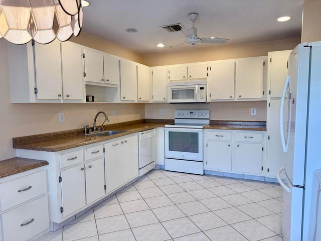 1860 NW 13th Street 104, Delray Beach, FL 33445