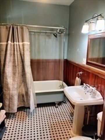 15 Millbrook St 1, Worcester, MA 01606