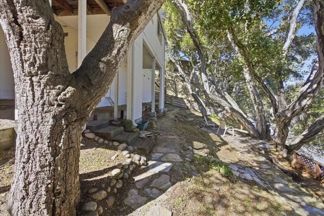 17 Los Encinos Drive, Del Rey Oaks, CA 93940