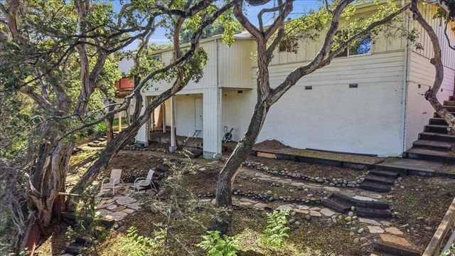 17 Los Encinos Drive, Del Rey Oaks, CA 93940