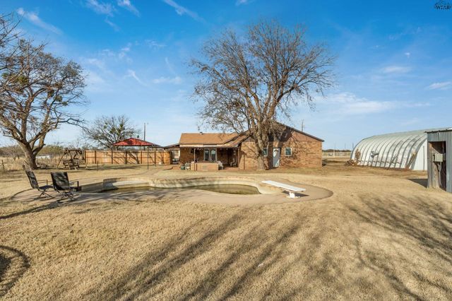 125 SOUTH GATE GARDENS STREET, Iowa Park, TX 76367