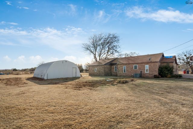 125 SOUTH GATE GARDENS STREET, Iowa Park, TX 76367