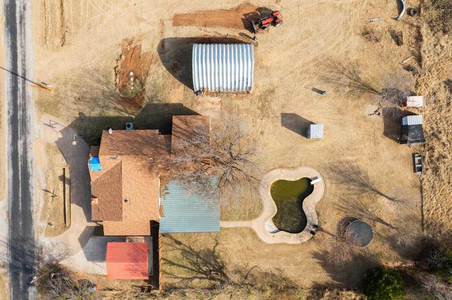 125 SOUTH GATE GARDENS STREET, Iowa Park, TX 76367