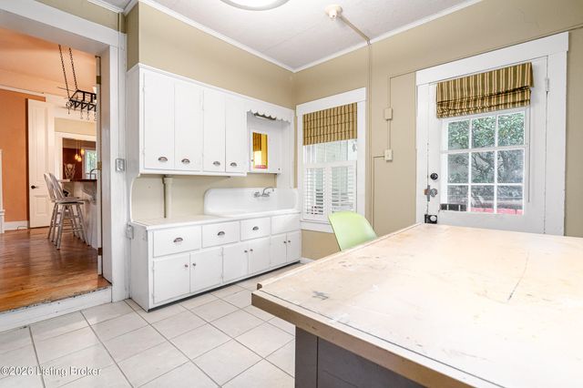 1618 Story Ave, Louisville, KY 40206