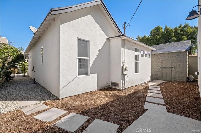 10808 Sarah Street, North Hollywood, CA 91602