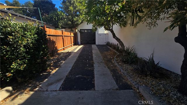 10808 Sarah Street, North Hollywood, CA 91602