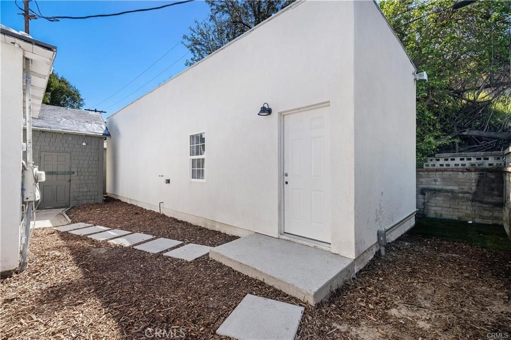 10808 Sarah Street, North Hollywood, CA 91602