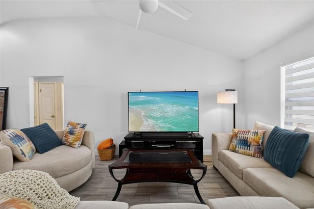 11207 FIRESIDE DRIVE, Tampa, FL 33625