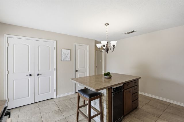 5527 Meadow Oak Street, North Richland Hills, TX 76180