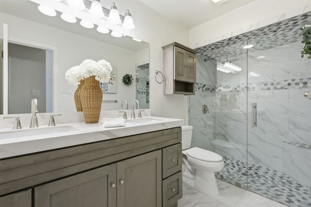 5527 Meadow Oak Street, North Richland Hills, TX 76180